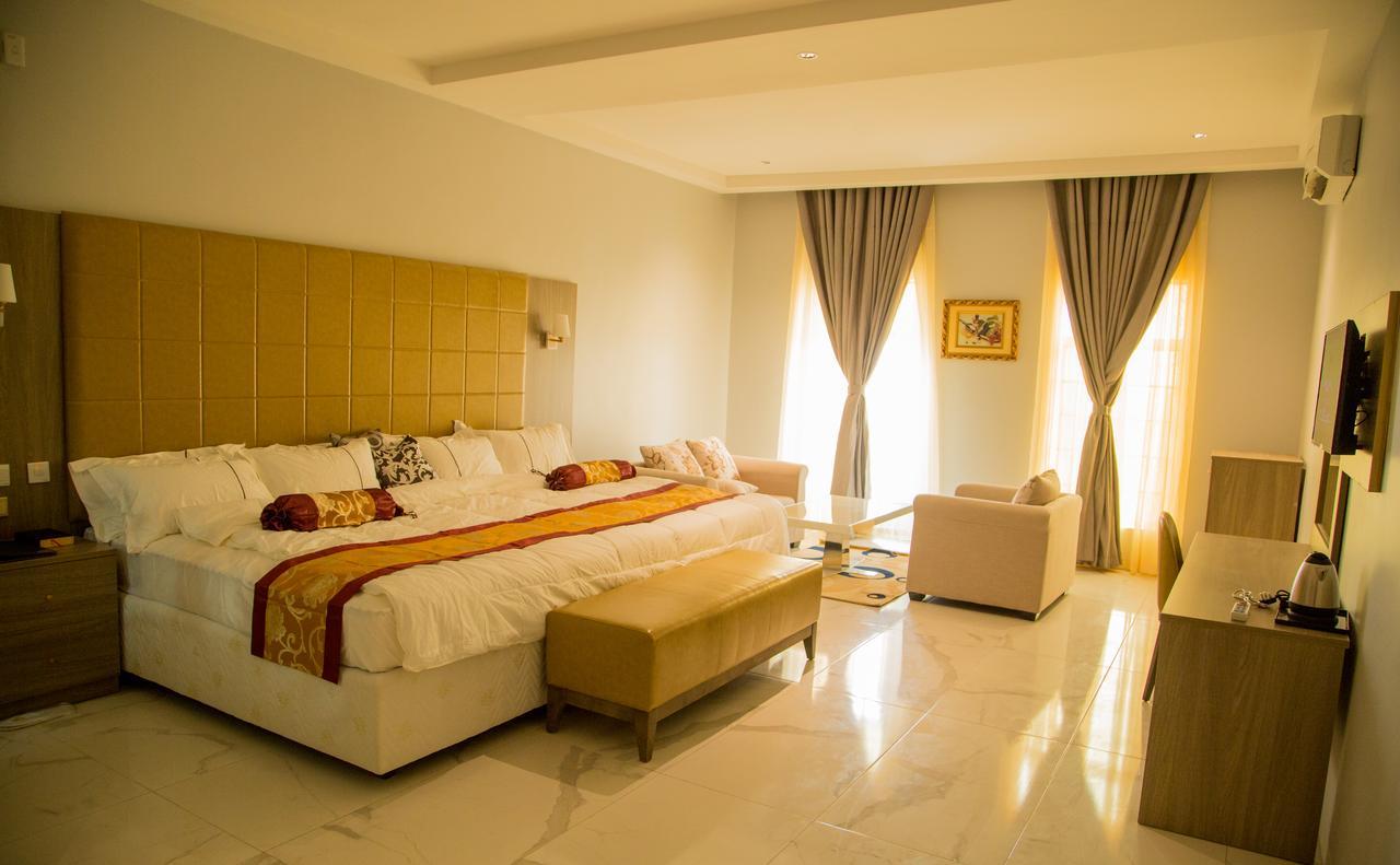 Maxbe Continental Hotel Enugu Exterior photo