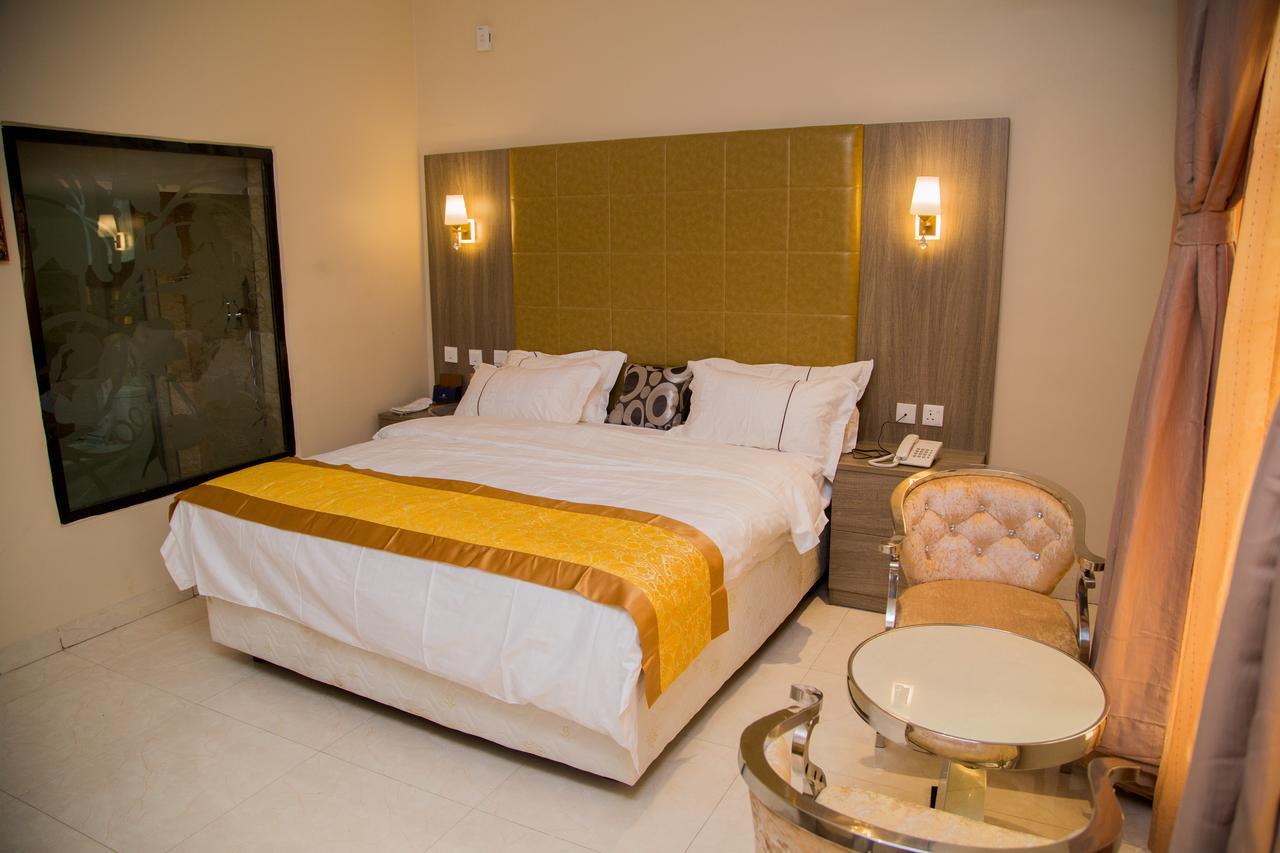 Maxbe Continental Hotel Enugu Exterior photo